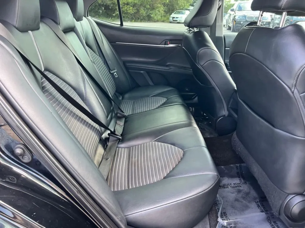 Toyota Camry photo 18
