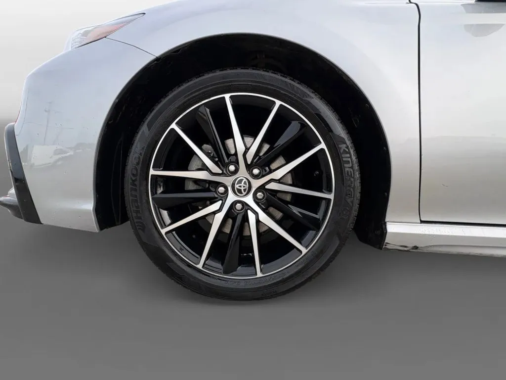 Toyota Camry photo 14