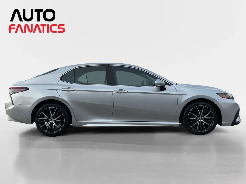 Toyota Camry photo 6