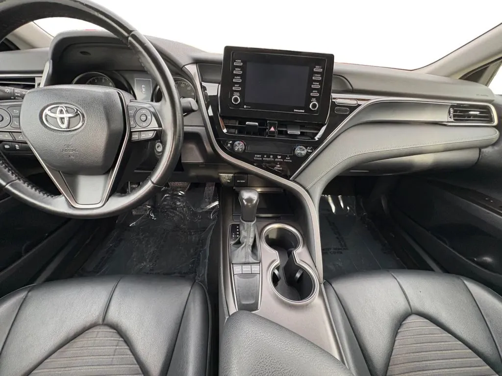 Toyota Camry photo 11