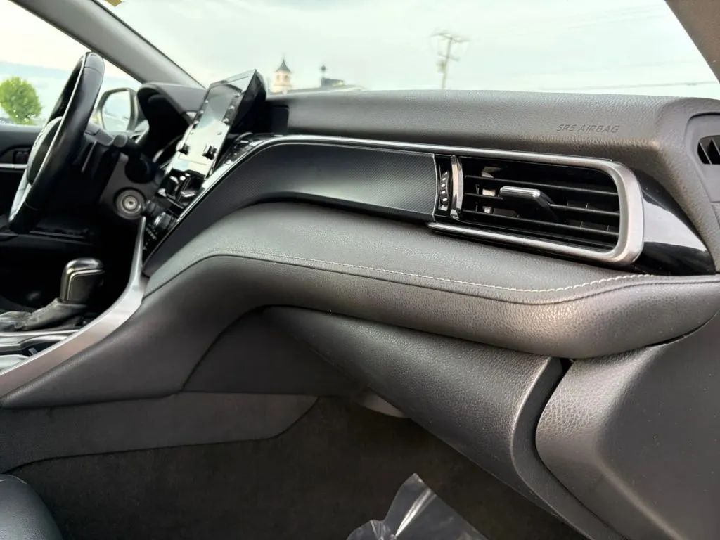 Toyota Camry photo 16