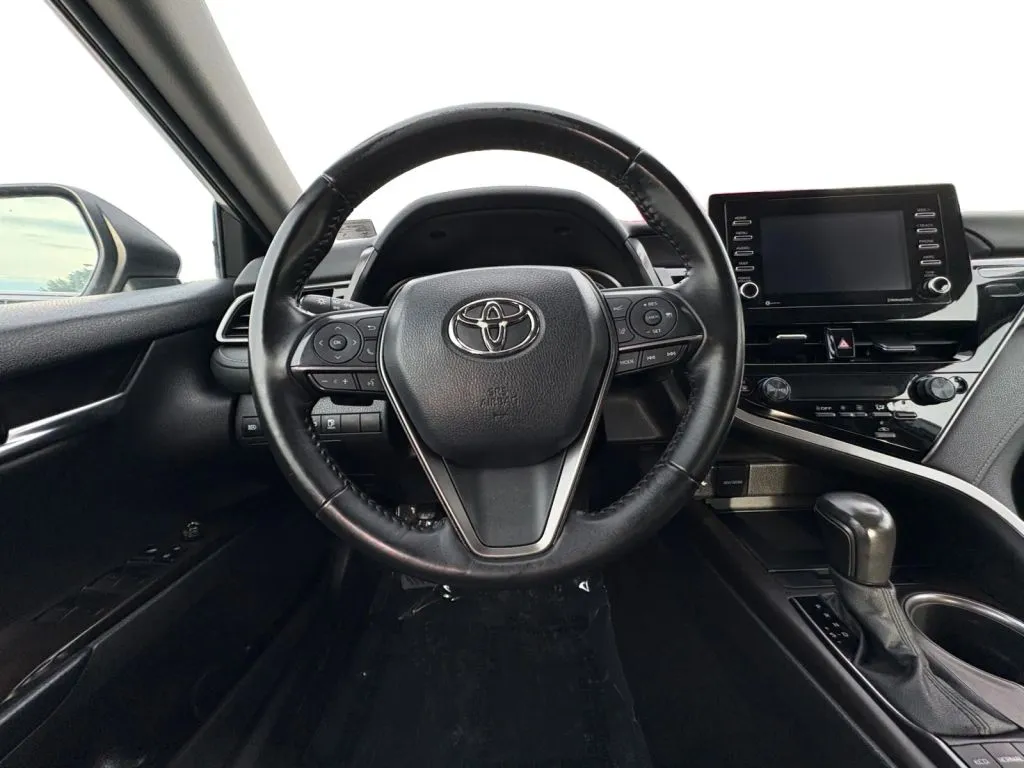 Toyota Camry photo 12