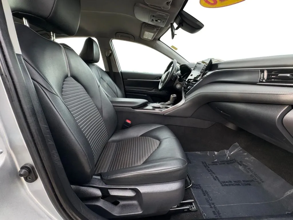 Toyota Camry photo 15
