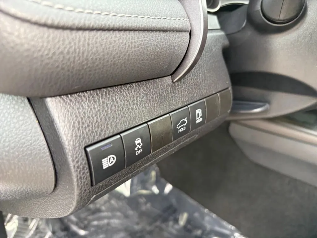 Toyota Camry photo 24
