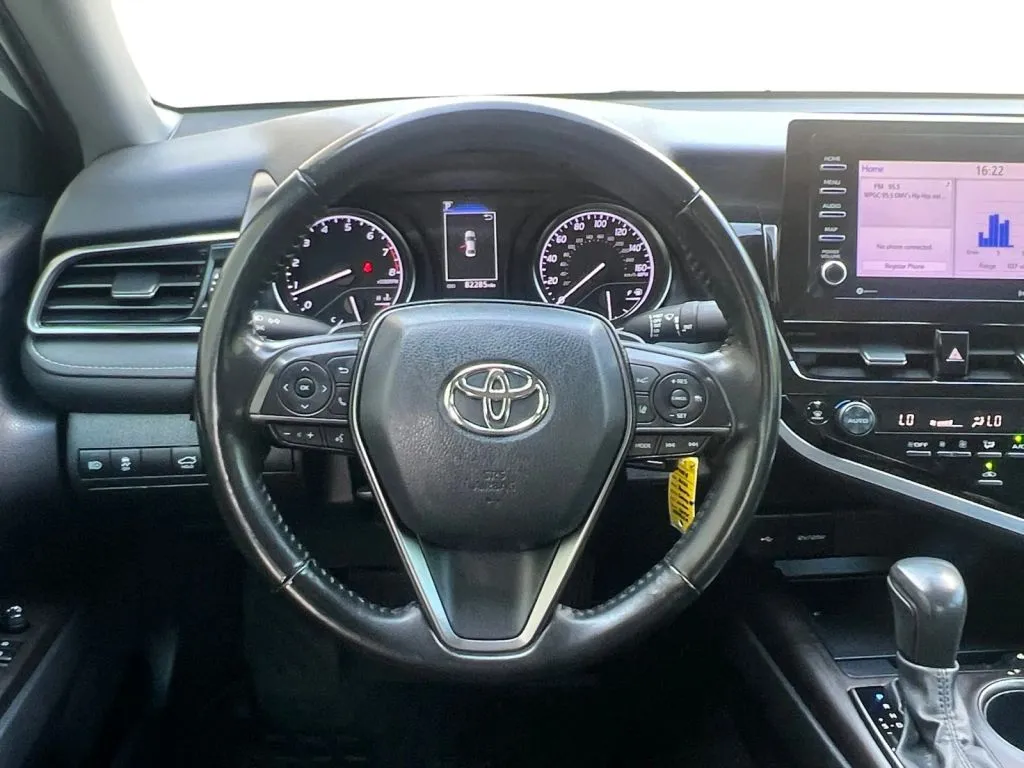 Toyota Camry photo 12