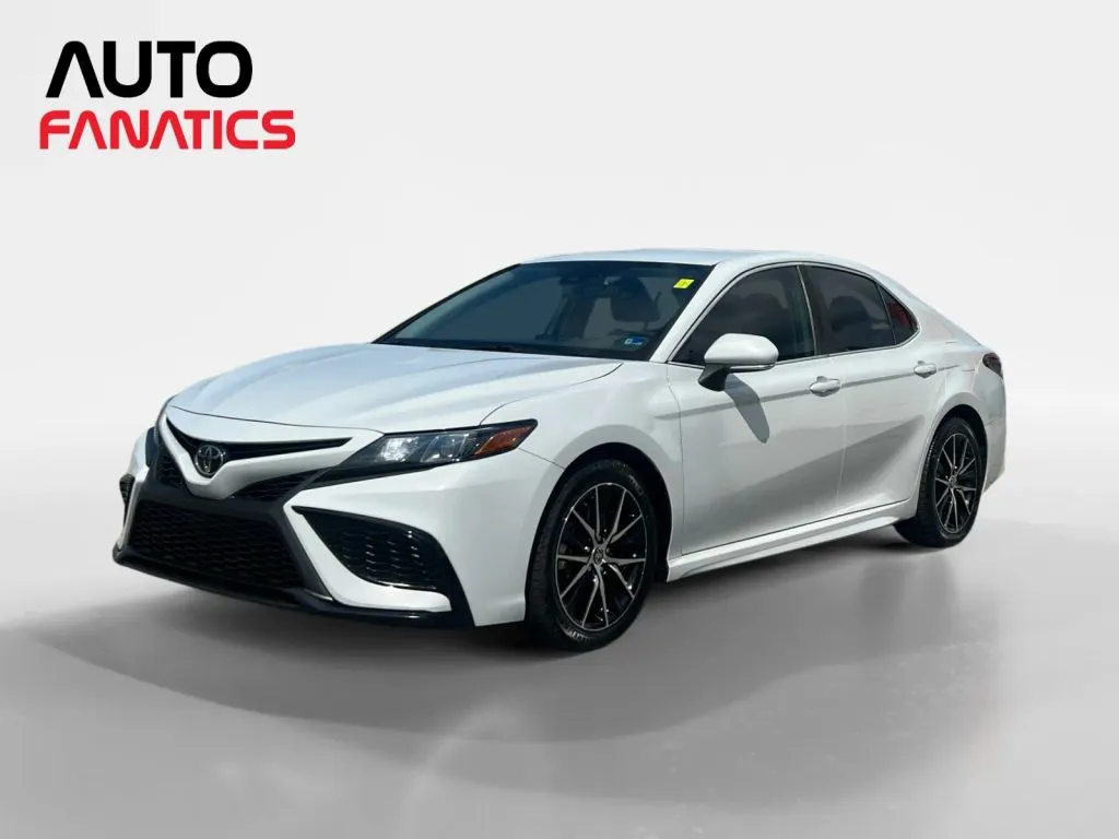 White 2022 Toyota Camry SE Sedan 4D for sale in Fredericksburg, VA