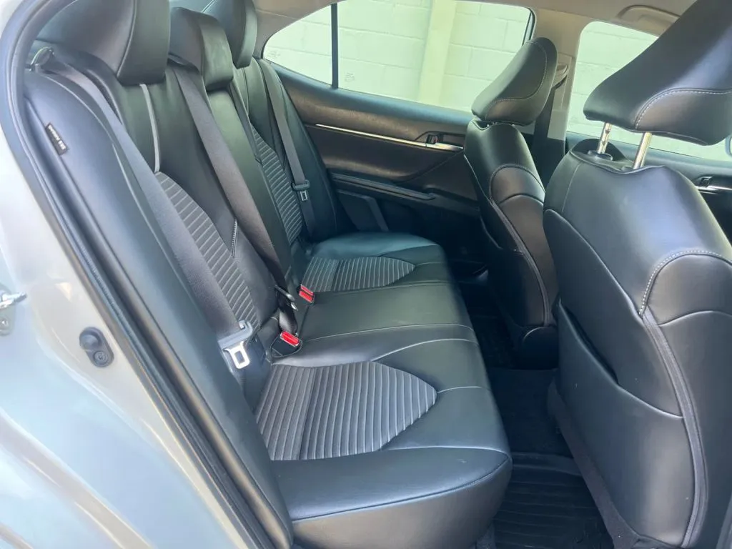 Toyota Camry photo 18