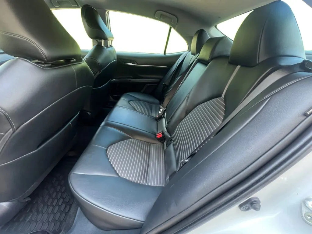 Toyota Camry photo 13