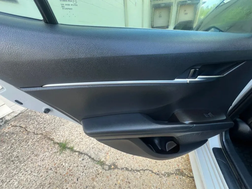 Toyota Camry photo 23