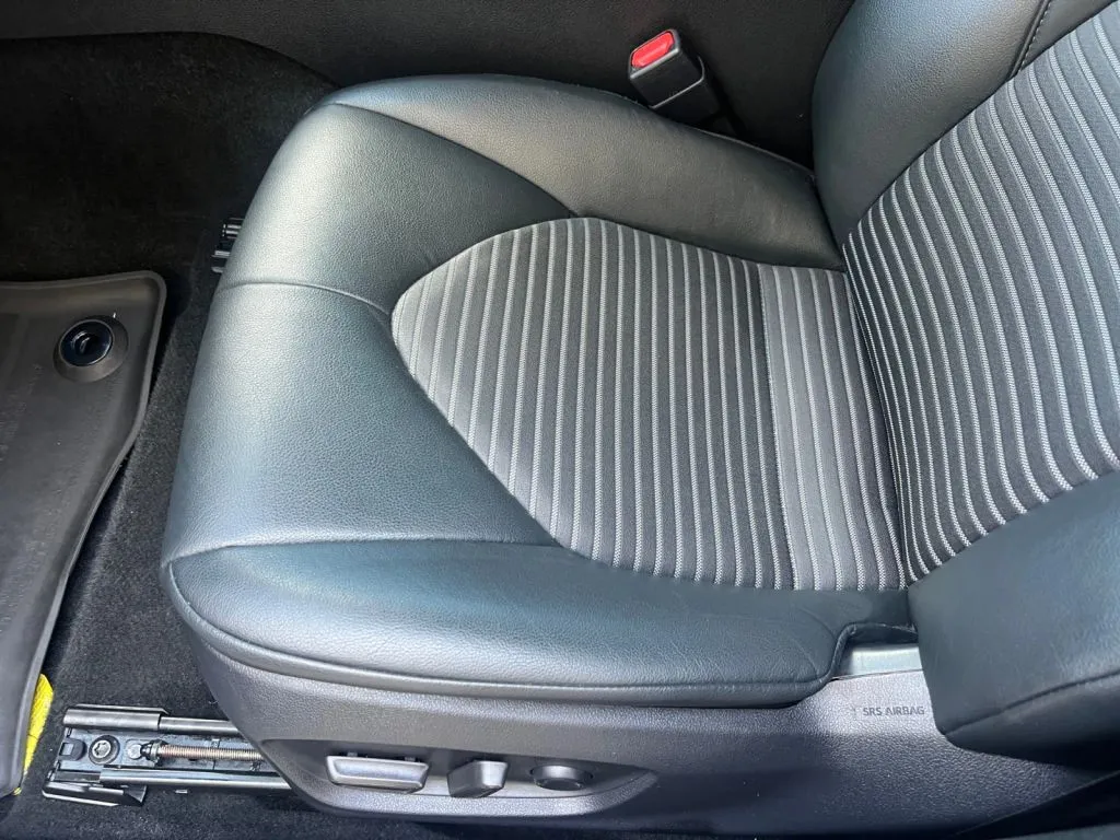 Toyota Camry photo 24