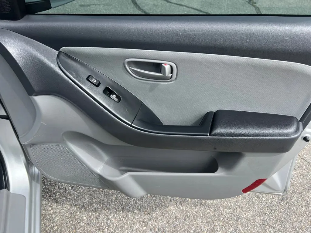Hyundai Elantra photo 17