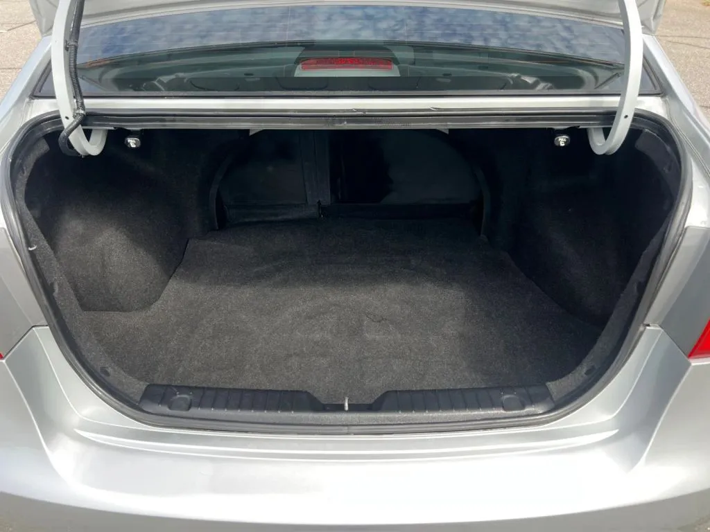 Hyundai Elantra photo 18
