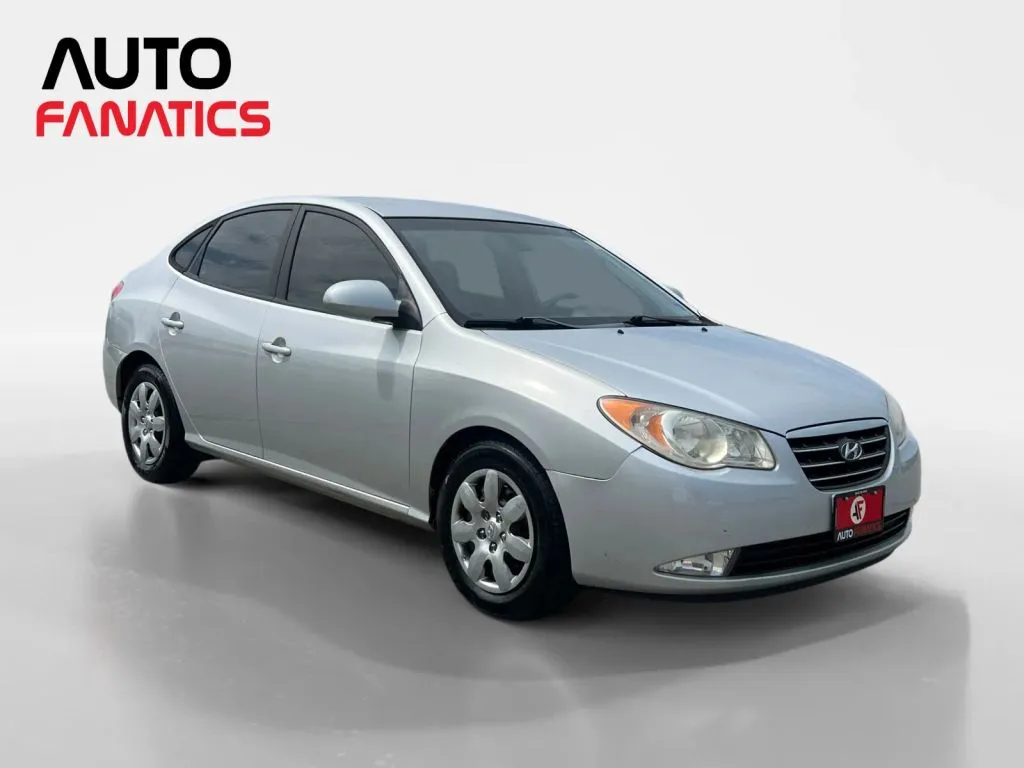 Hyundai Elantra photo 8
