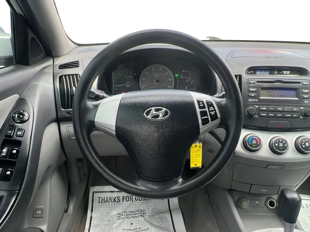 Hyundai Elantra photo 13