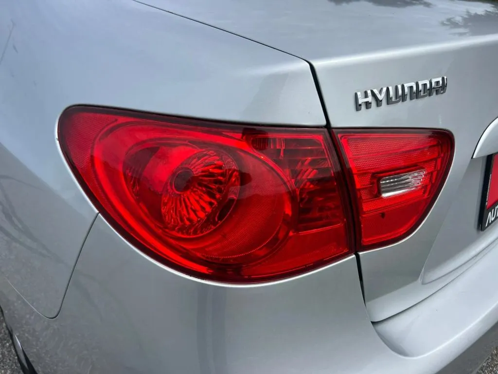 Hyundai Elantra photo 32