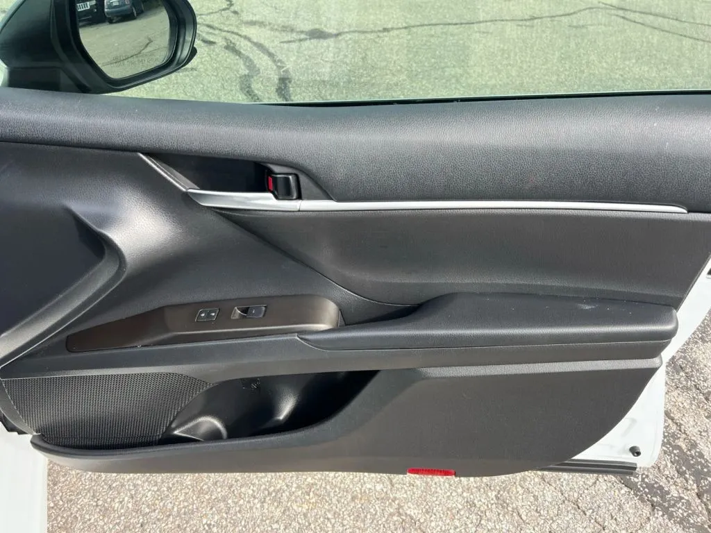 Toyota Camry photo 18