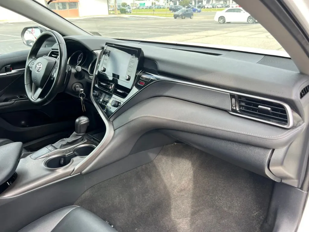 Toyota Camry photo 16