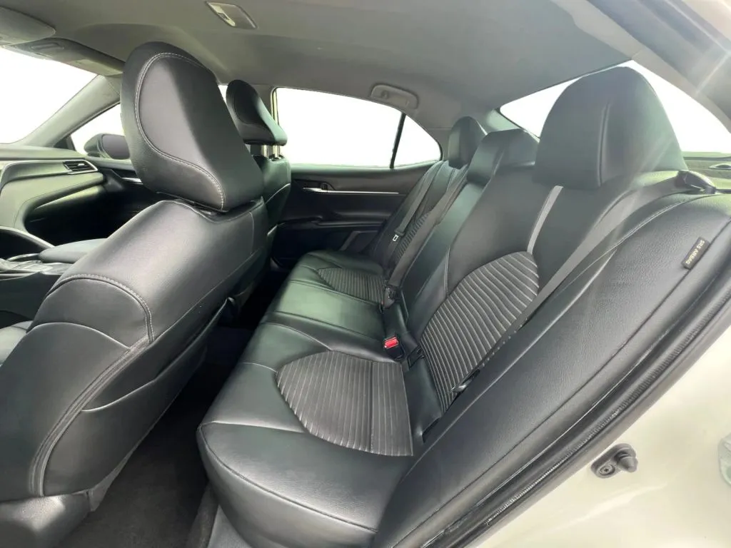 Toyota Camry photo 14