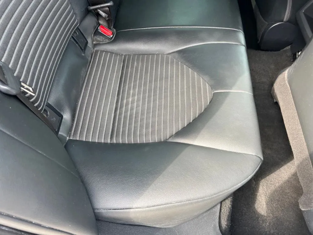 Toyota Camry photo 20