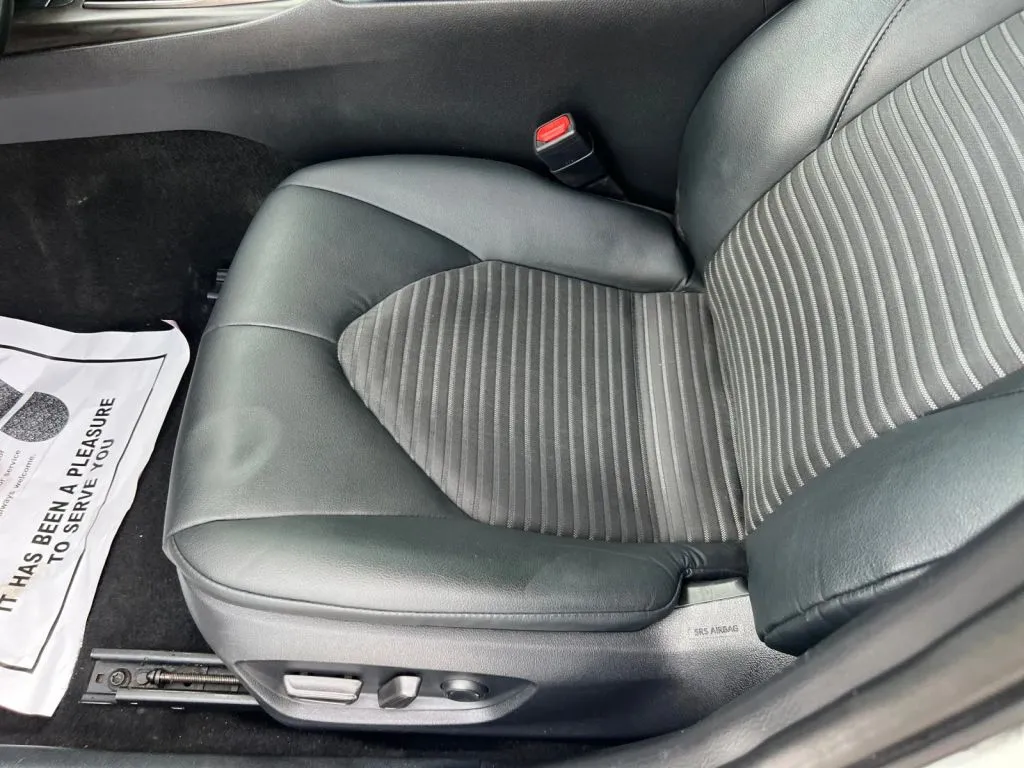 Toyota Camry photo 25