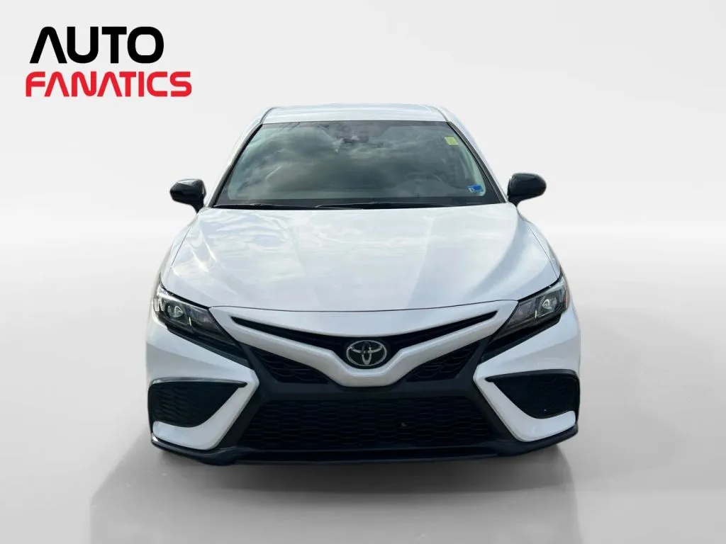 Toyota Camry photo 9