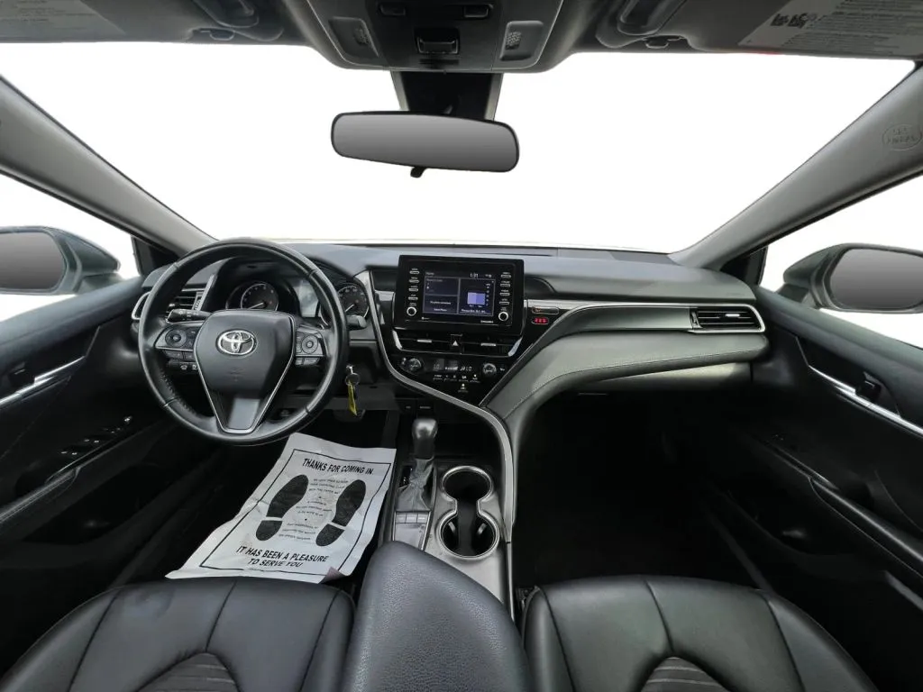Toyota Camry photo 11