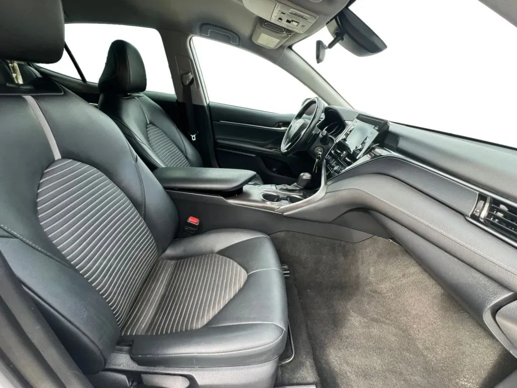 Toyota Camry photo 15
