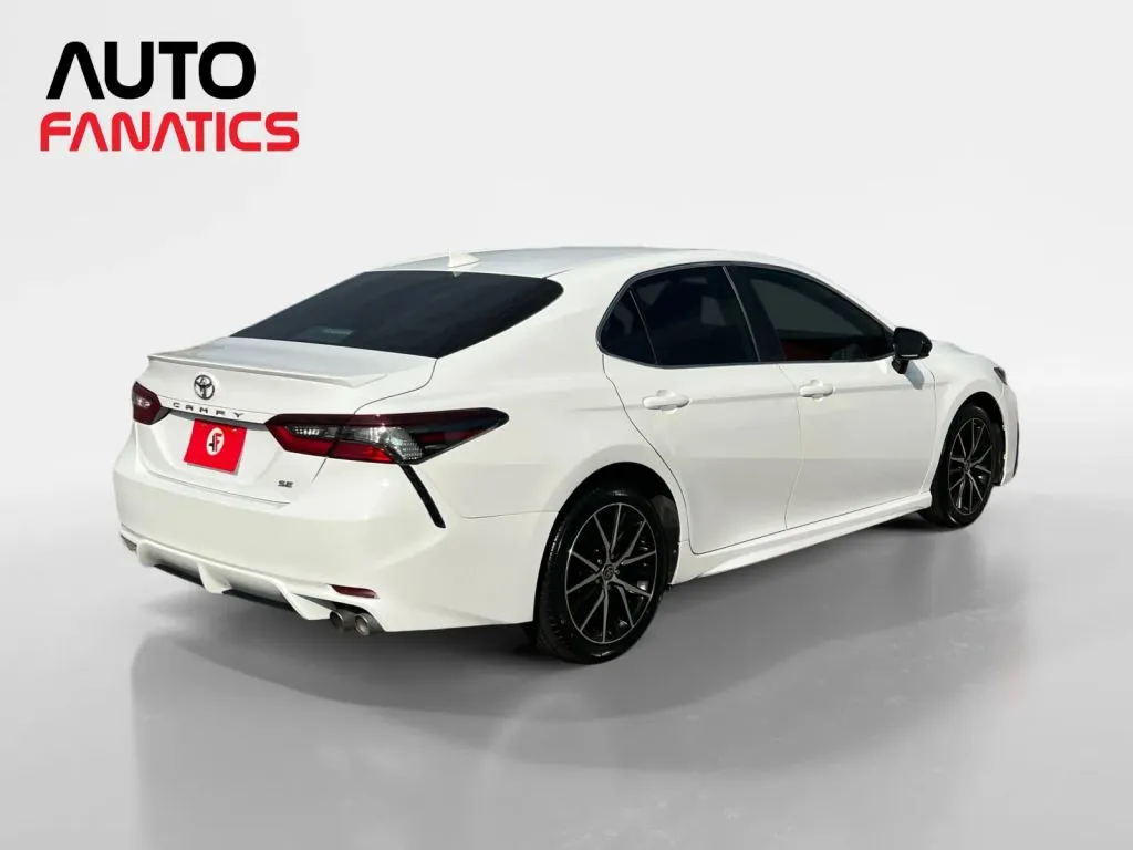 Toyota Camry photo 6