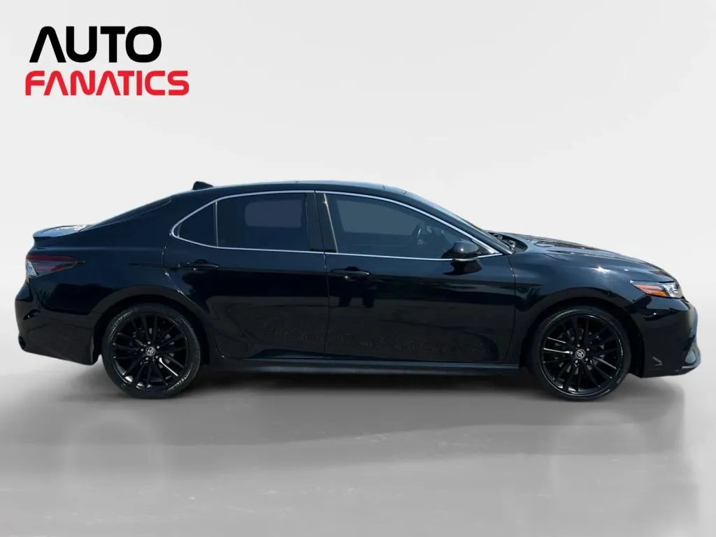 Toyota Camry photo 7