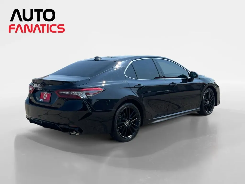Toyota Camry photo 6