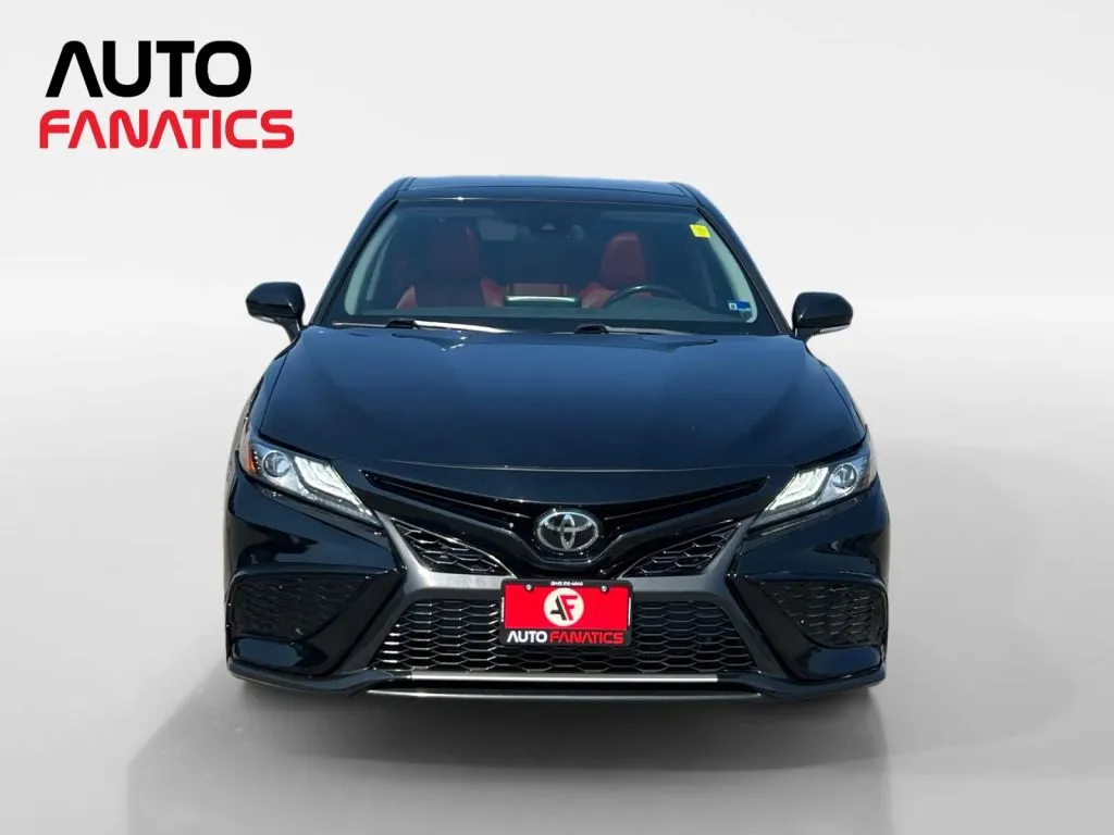Toyota Camry photo 9
