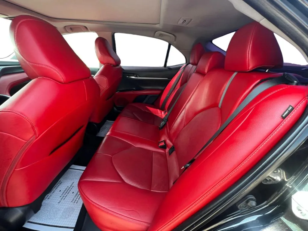 Toyota Camry photo 14