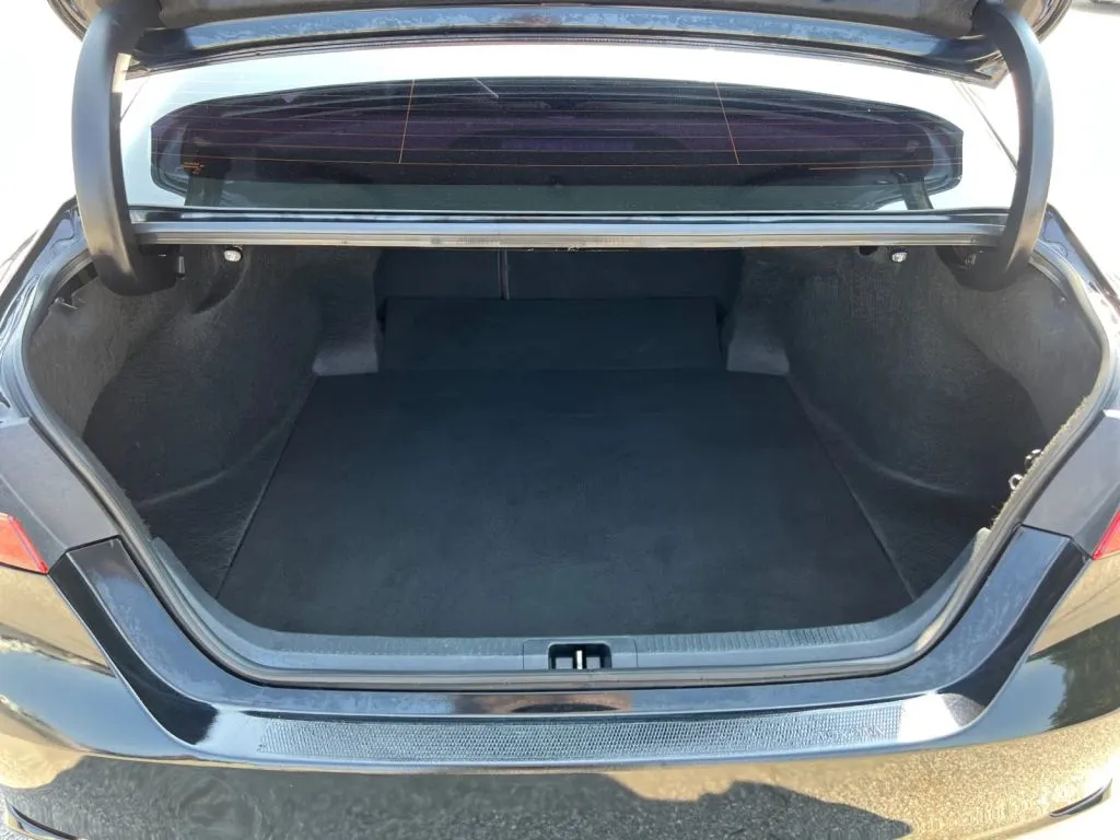 Toyota Camry photo 24
