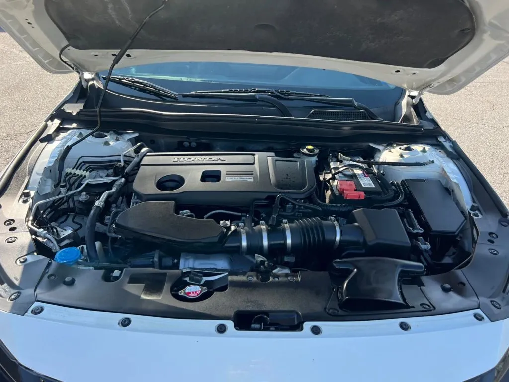 Honda Accord photo 30