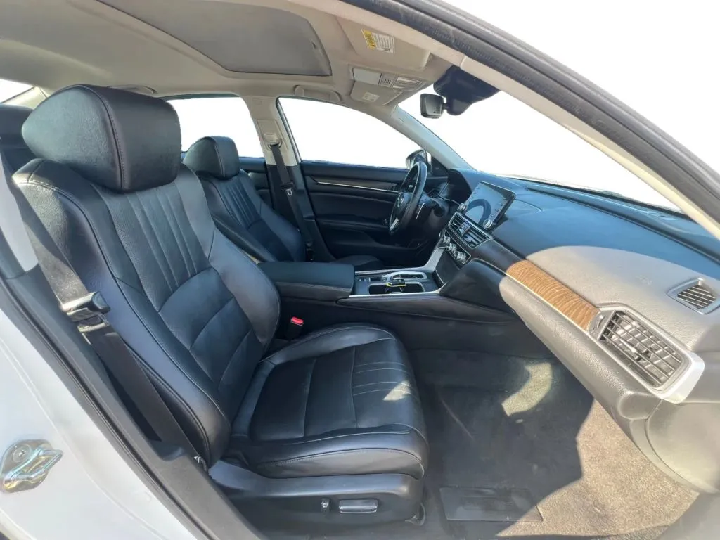 Honda Accord photo 14