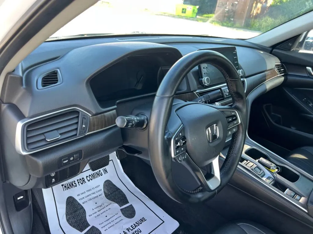 Honda Accord photo 24
