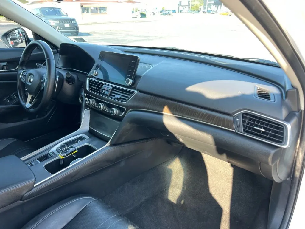 Honda Accord photo 16