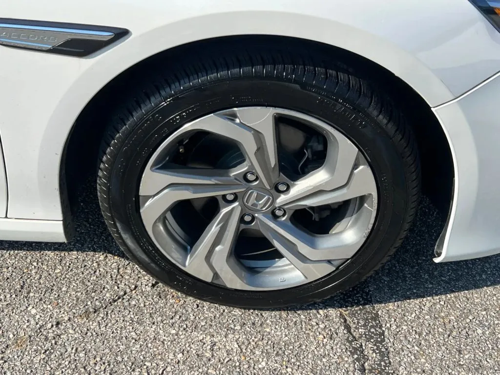 Honda Accord photo 33