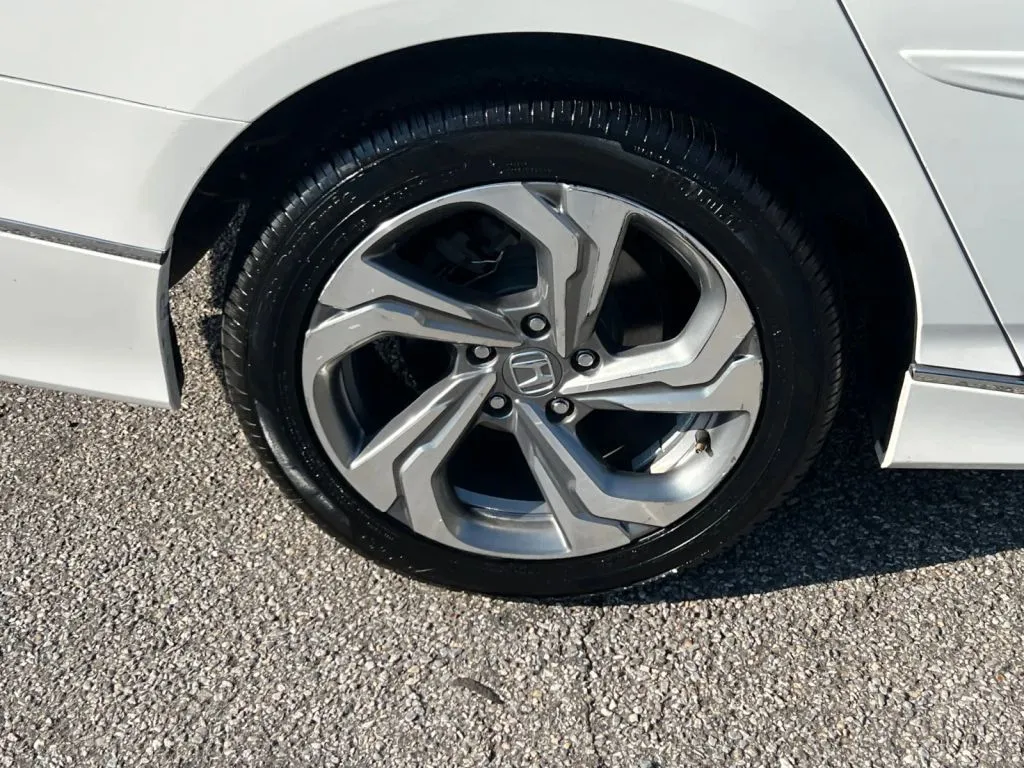 Honda Accord photo 35