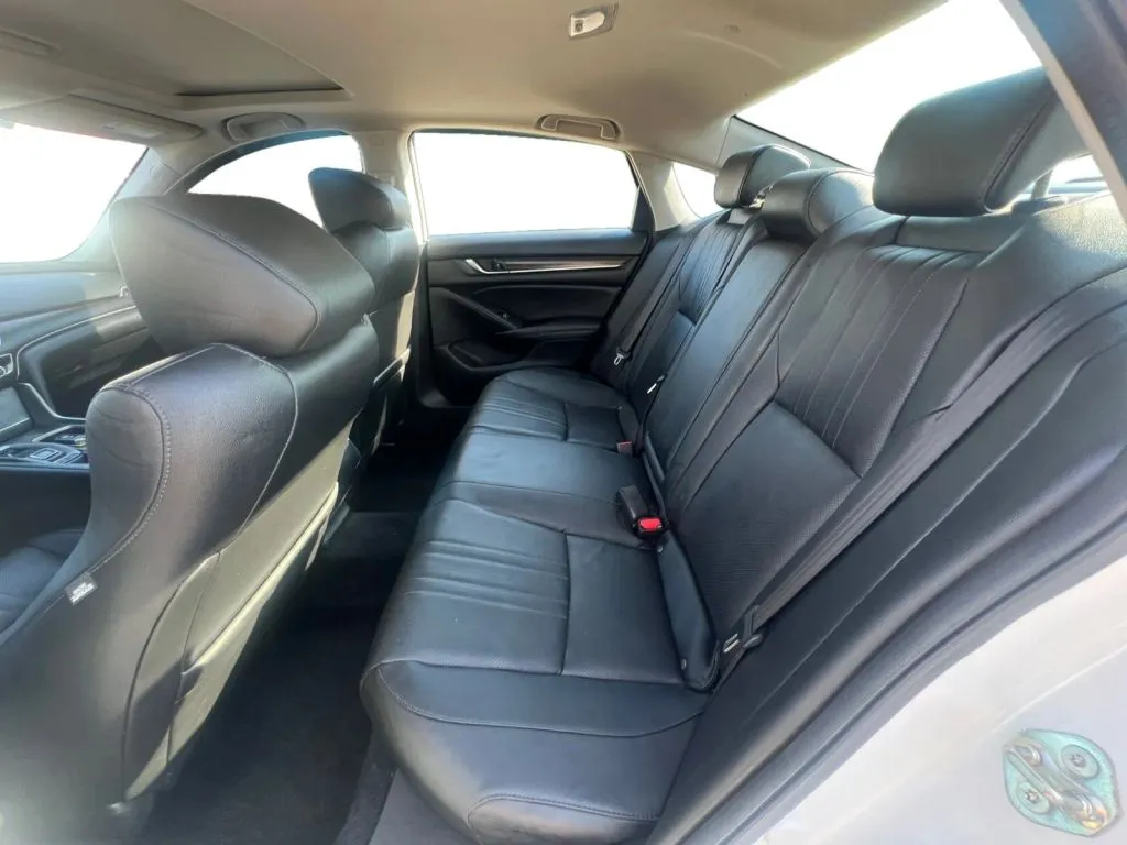 Honda Accord photo 13