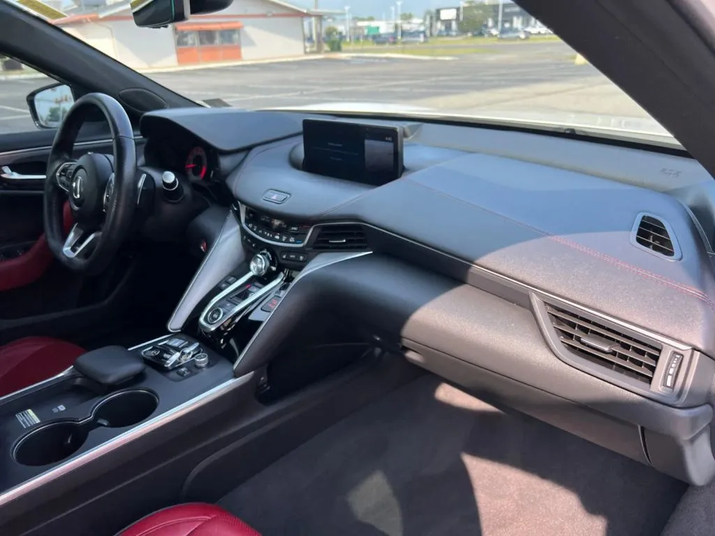 Acura TLX photo 16