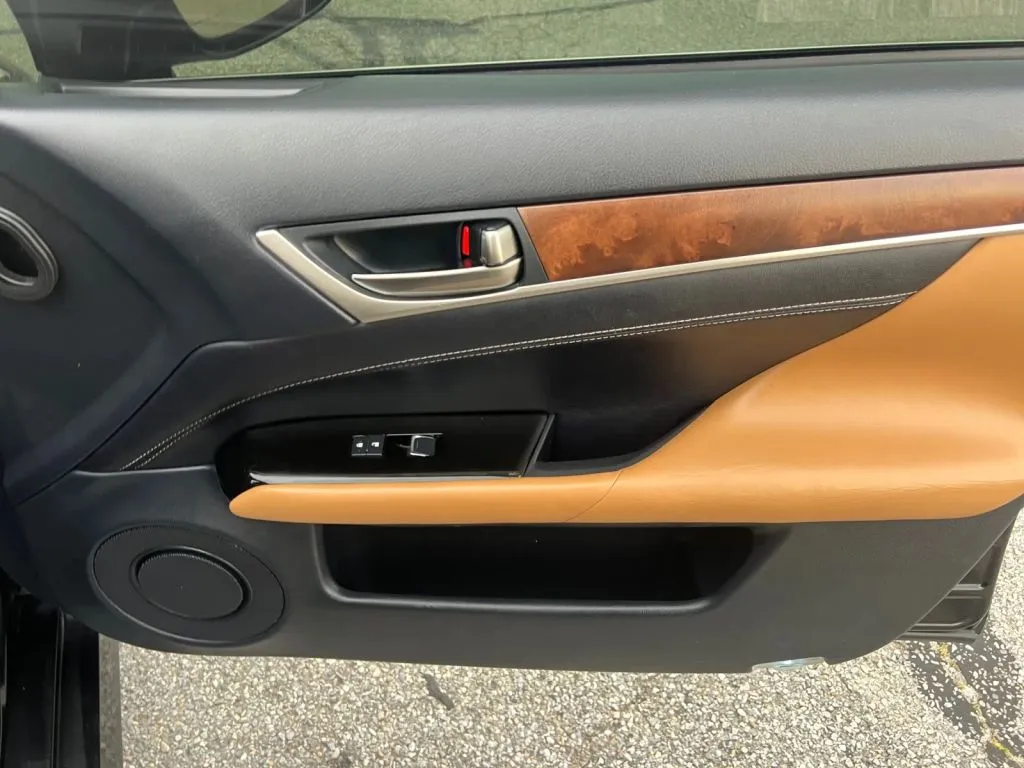 Lexus GS photo 16