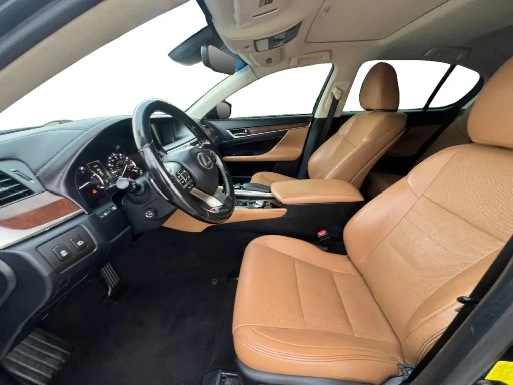 Lexus GS photo 10
