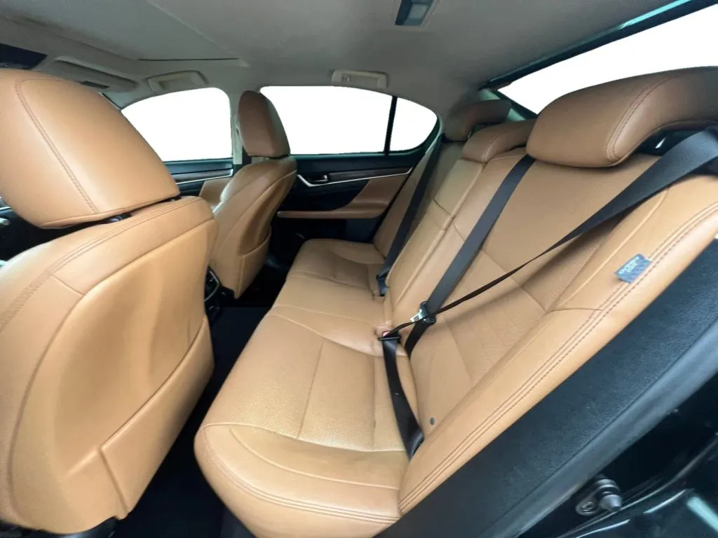 Lexus GS photo 14