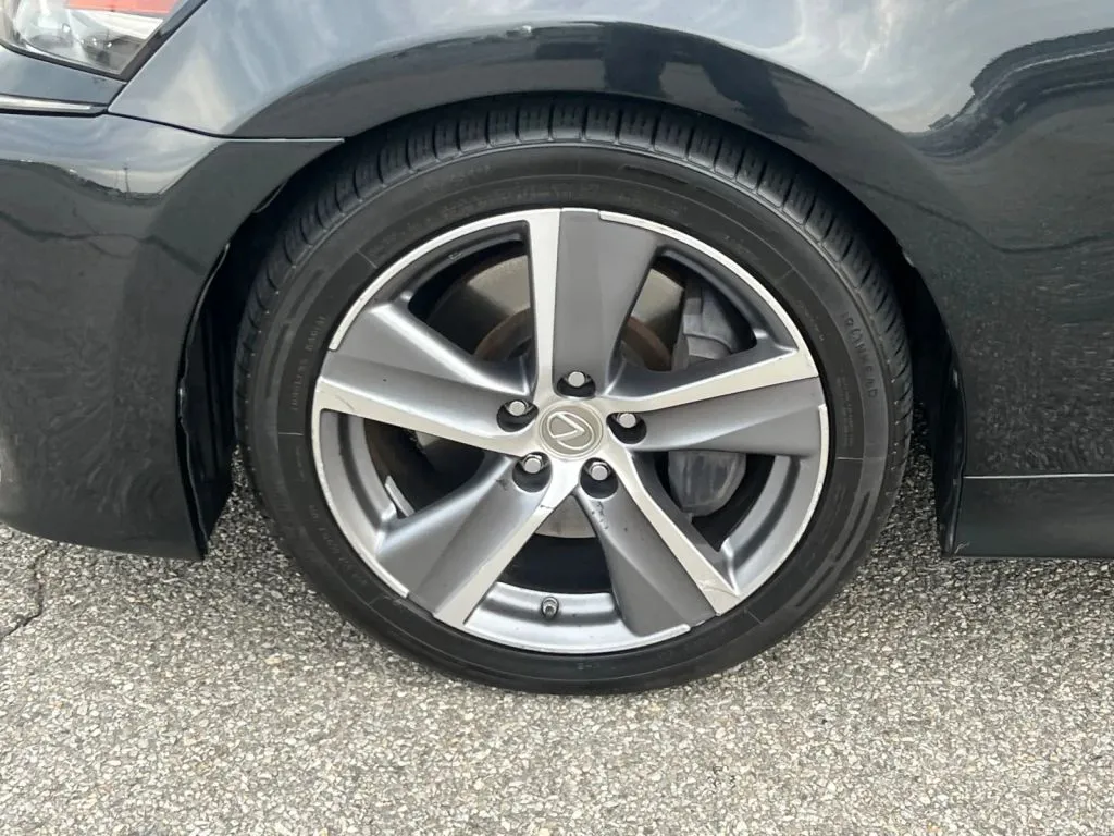 Lexus GS photo 29