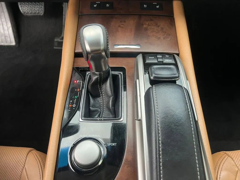 Lexus GS photo 39