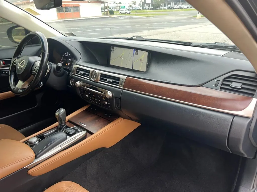 Lexus GS photo 15