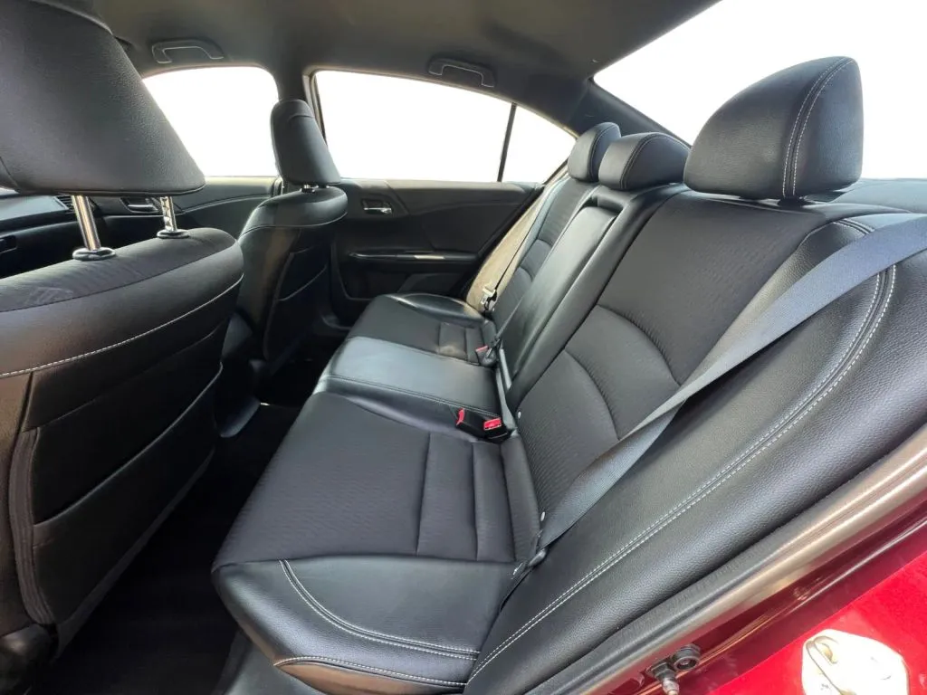 Honda Accord photo 14