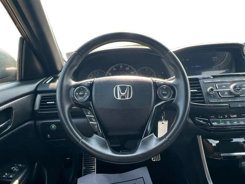 Honda Accord photo 13