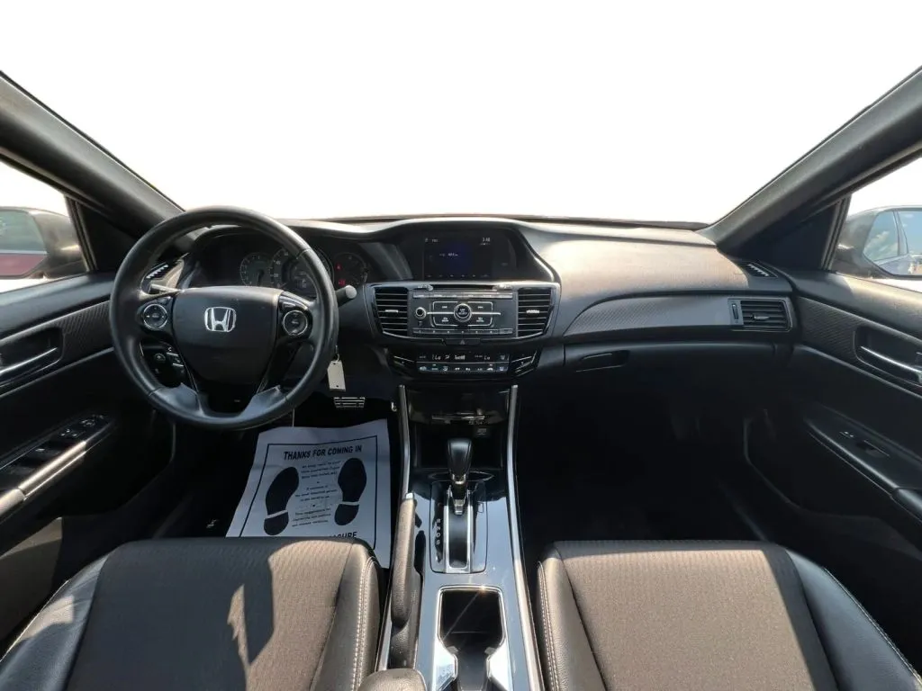 Honda Accord photo 11